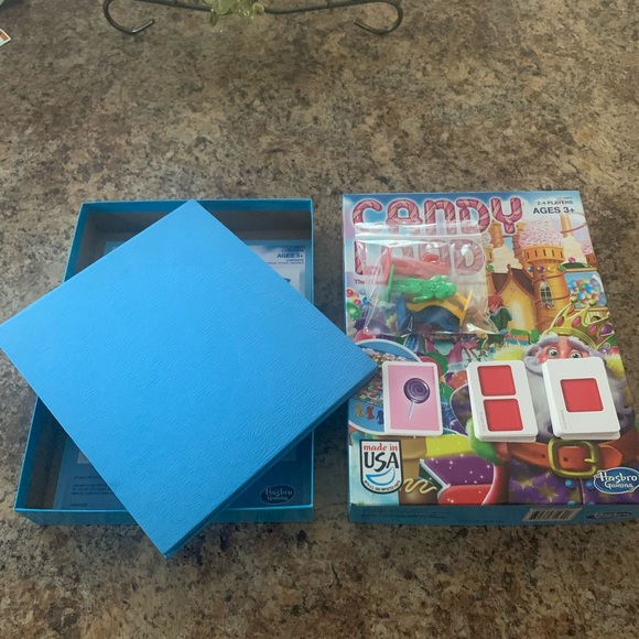 NWOT Candyland Board Game 2014 Edition Hasbro Gaming 2-4 Players Ages 3+ - Picture 3 of 3